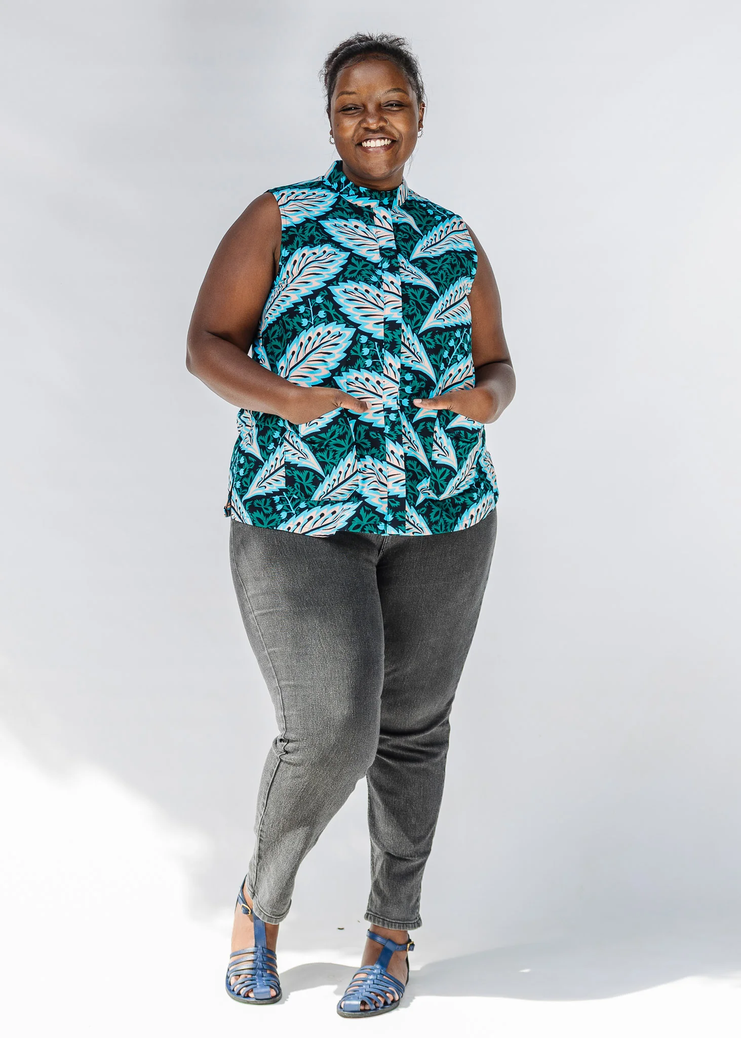 Herbarium Sleeveless Shirt - Image 4