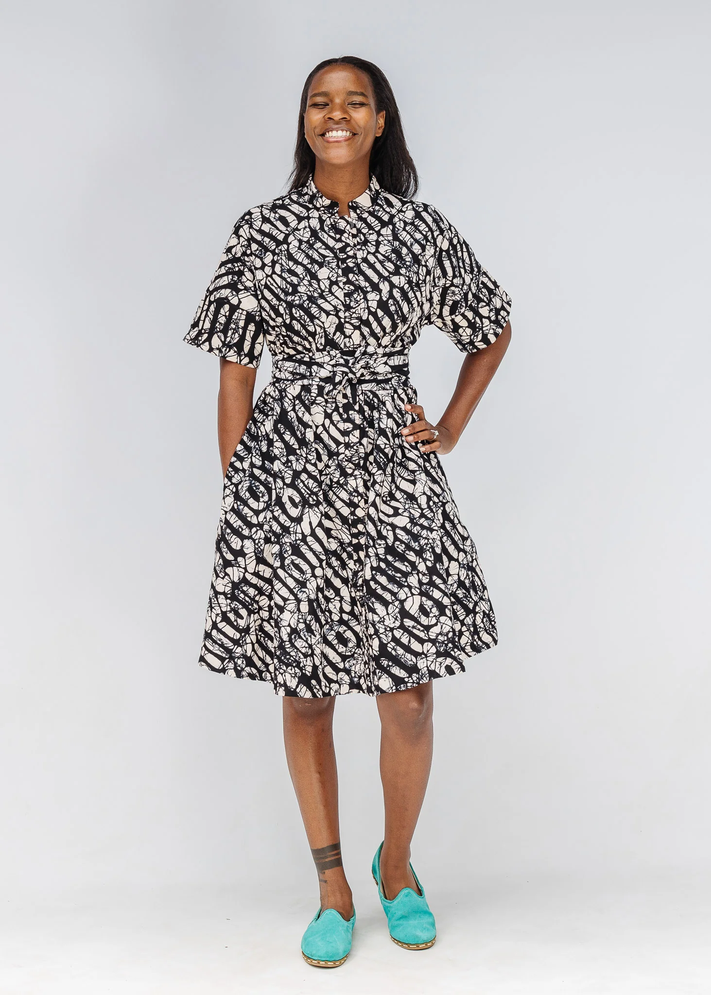 Monochrome Short Sleeved Dress - Image 10