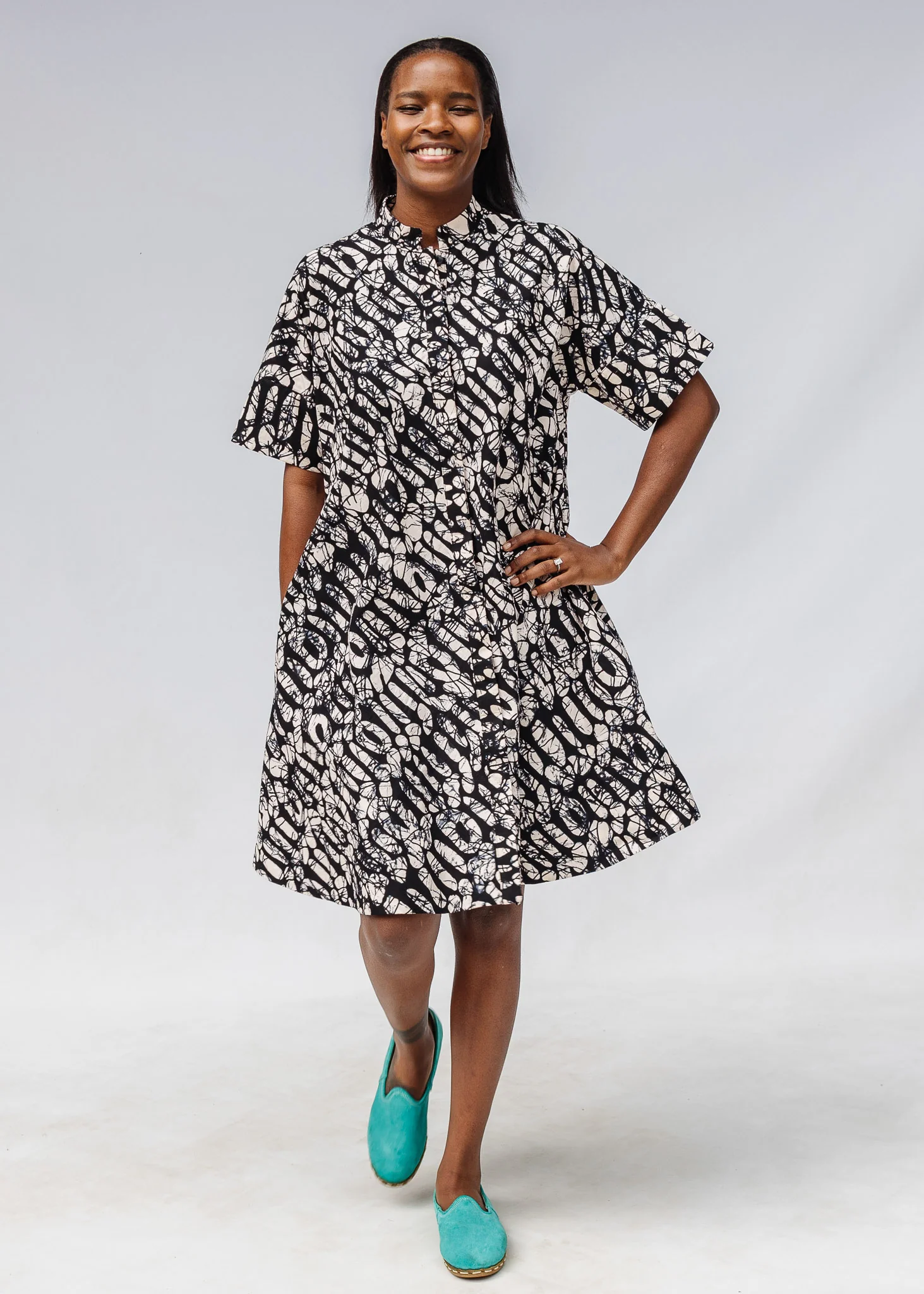 Monochrome Short Sleeved Dress - Image 11