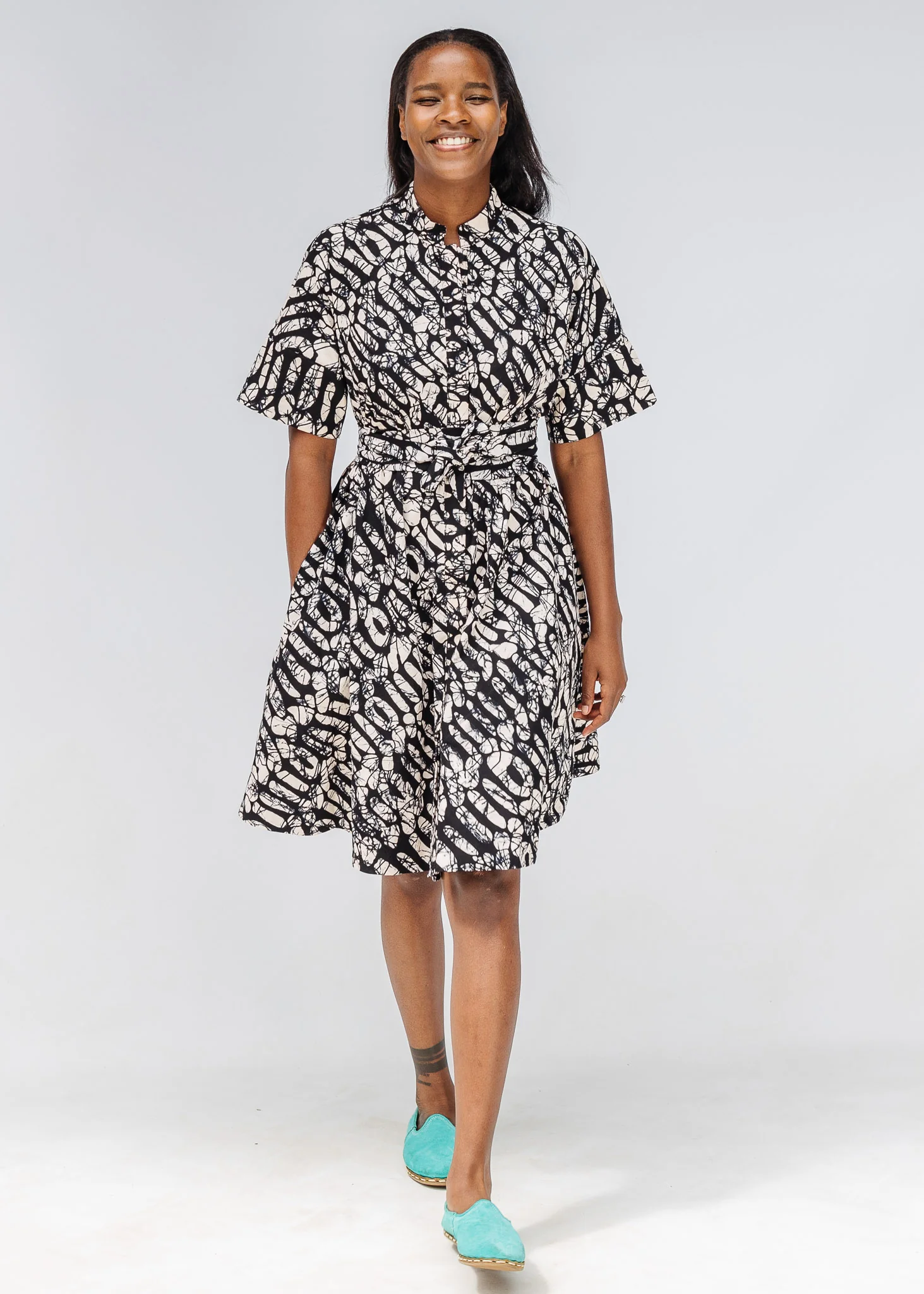 Monochrome Short Sleeved Dress - Image 8