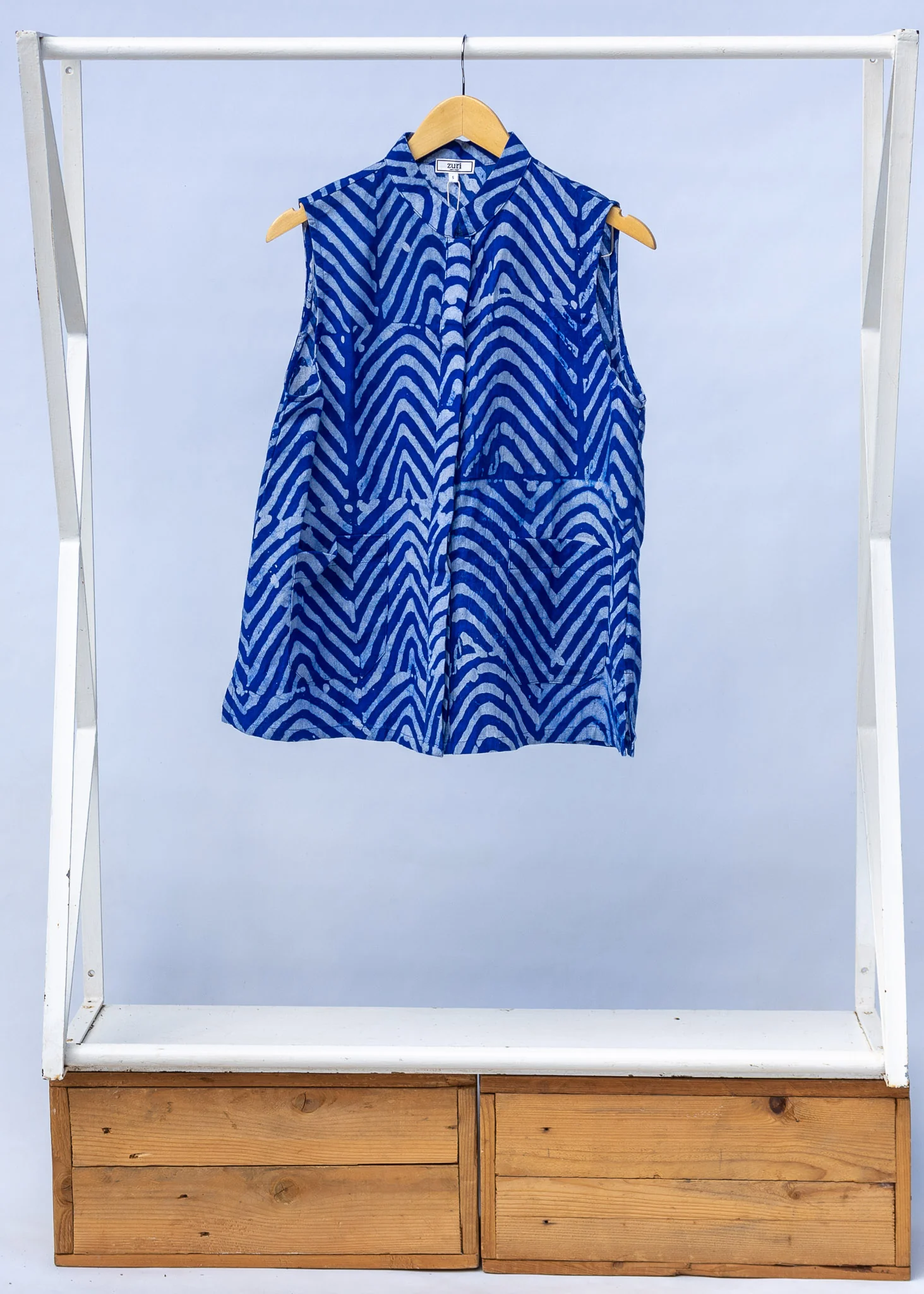 Uplift Sleeveless Shirt - Image 2
